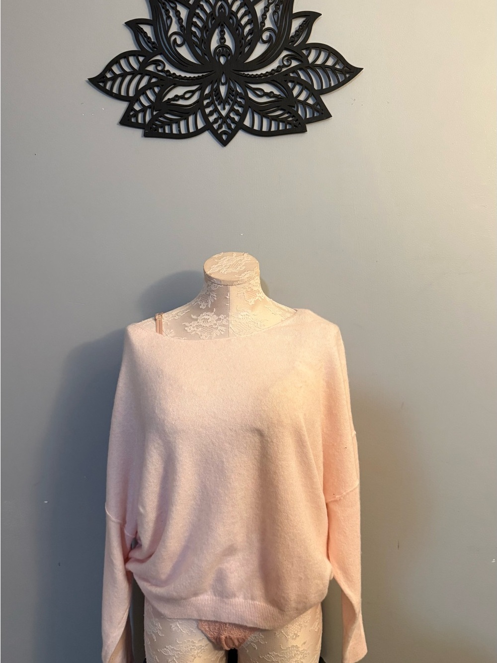 Victorias Secret Women’s Soft Lightweight Boatneck Sweater - Pale Pink M